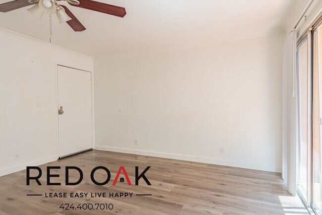 Building Photo - 4069 Oakwood Ave