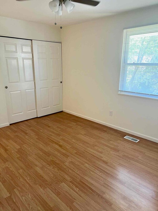 Building Photo - 920 N Benton Ave