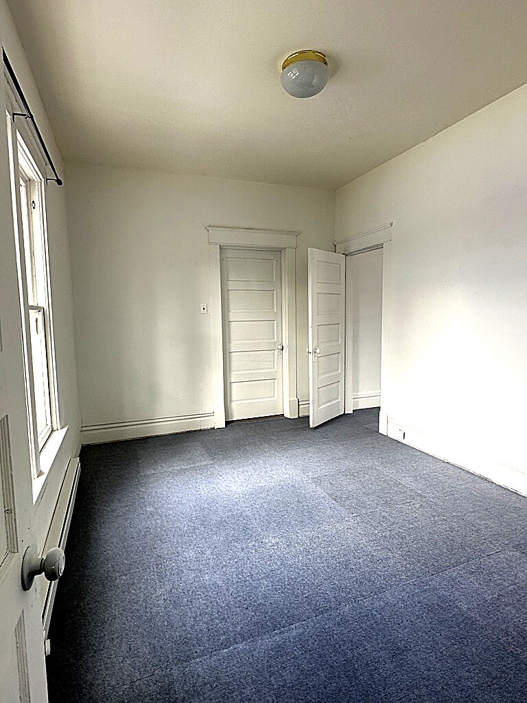 Building Photo - 2013 E 1st Ave