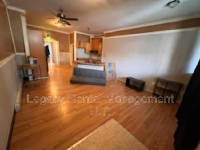 Building Photo - 4 Broad St