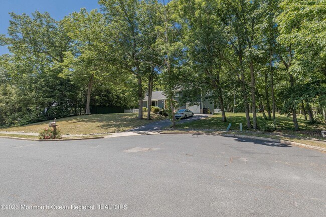 Building Photo - 38 Claridge Dr