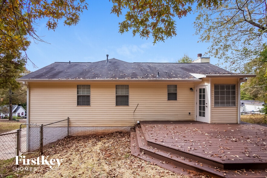 Building Photo - 222 Brenda Ellen Dr