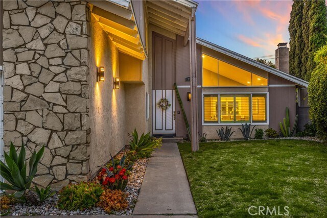 Building Photo - 1320 N Van Gogh Cir