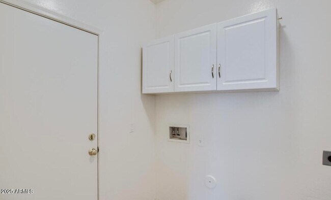 Building Photo - 388 E Palomino Way