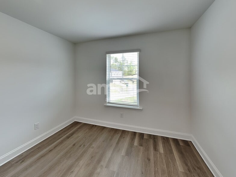 Building Photo - 1007 Guildcrest Ct