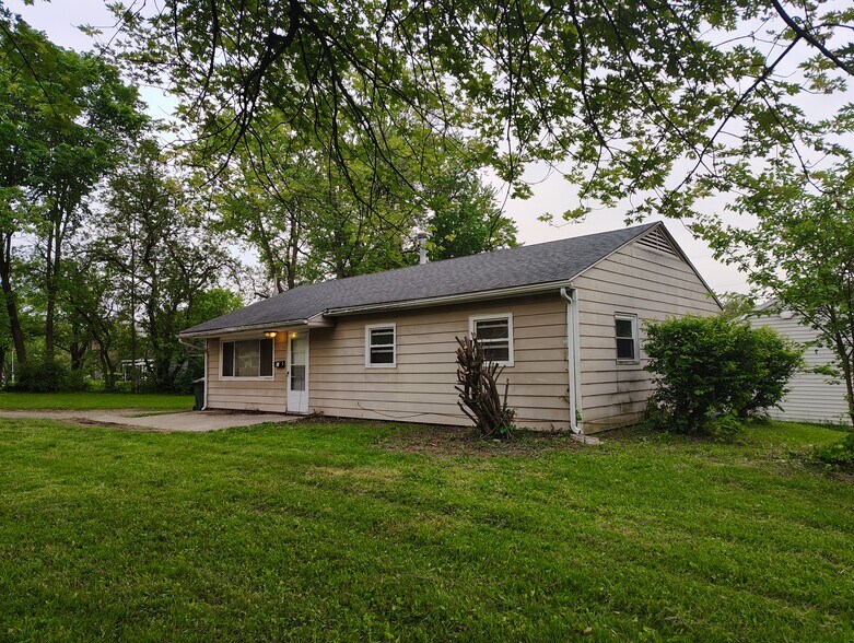 Primary Photo - 4331 Wolf Rd