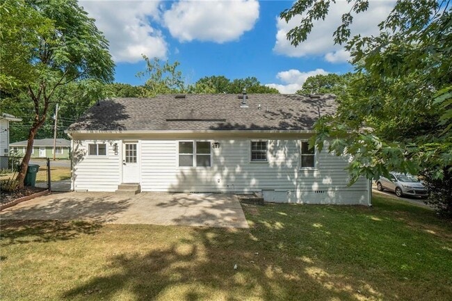 Building Photo - 2539 Glendale Cir SE