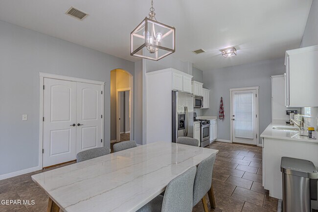 Building Photo - 3646 Grand Bahamas Dr