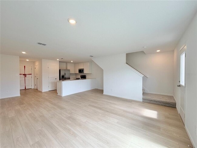 Building Photo - 842 Lynx St