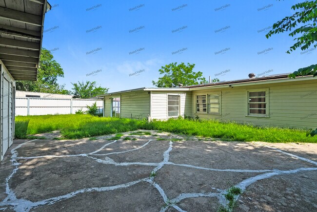 Building Photo - 1316 Terminal Rd