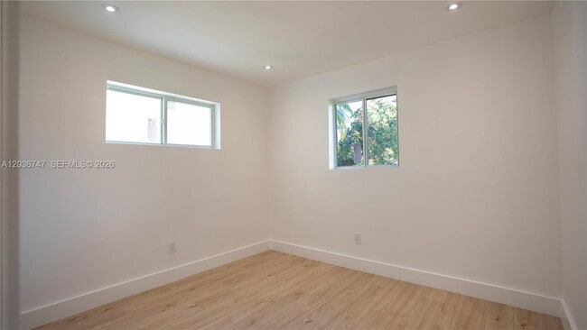 Building Photo - 15340 SW 85th Ave