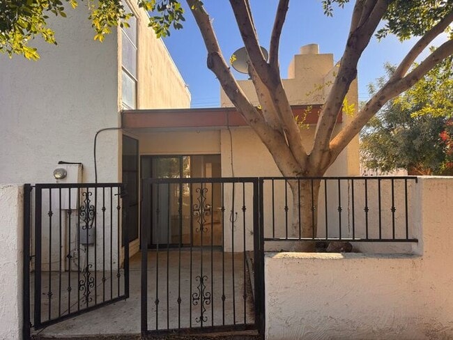 Building Photo - Amazing 3beds/2baths Townhome in Tempe!