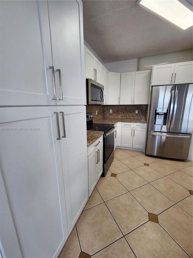 Building Photo - 5085 SW 155th Ave