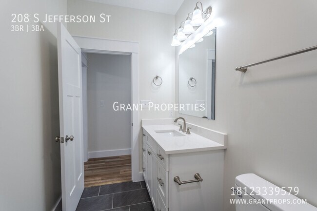 Building Photo - 208 S Jefferson St