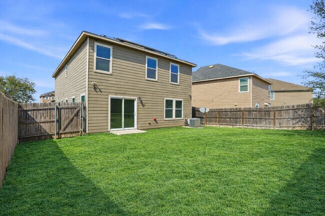 Building Photo - Spacious 4-Bedroom Home with Flexible Floor Plan in Growing West San Antonio