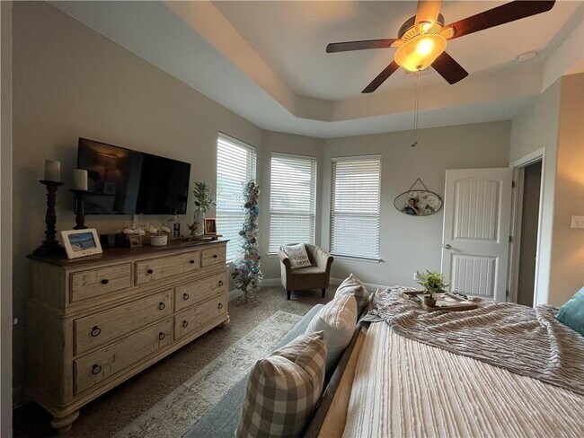 Building Photo - 18021 Crimson Apple Way