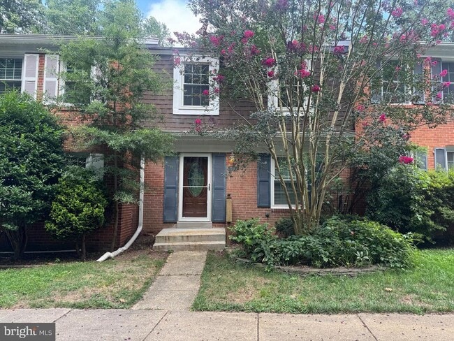 Building Photo - 5230 Lonsdale Dr