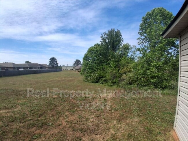 Building Photo - 12516 Waterbury Way