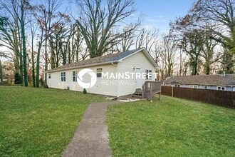 Building Photo - 3 Bedroom Pet-Friendly Home in OAK RIDGE, TN with Main Street Renewal