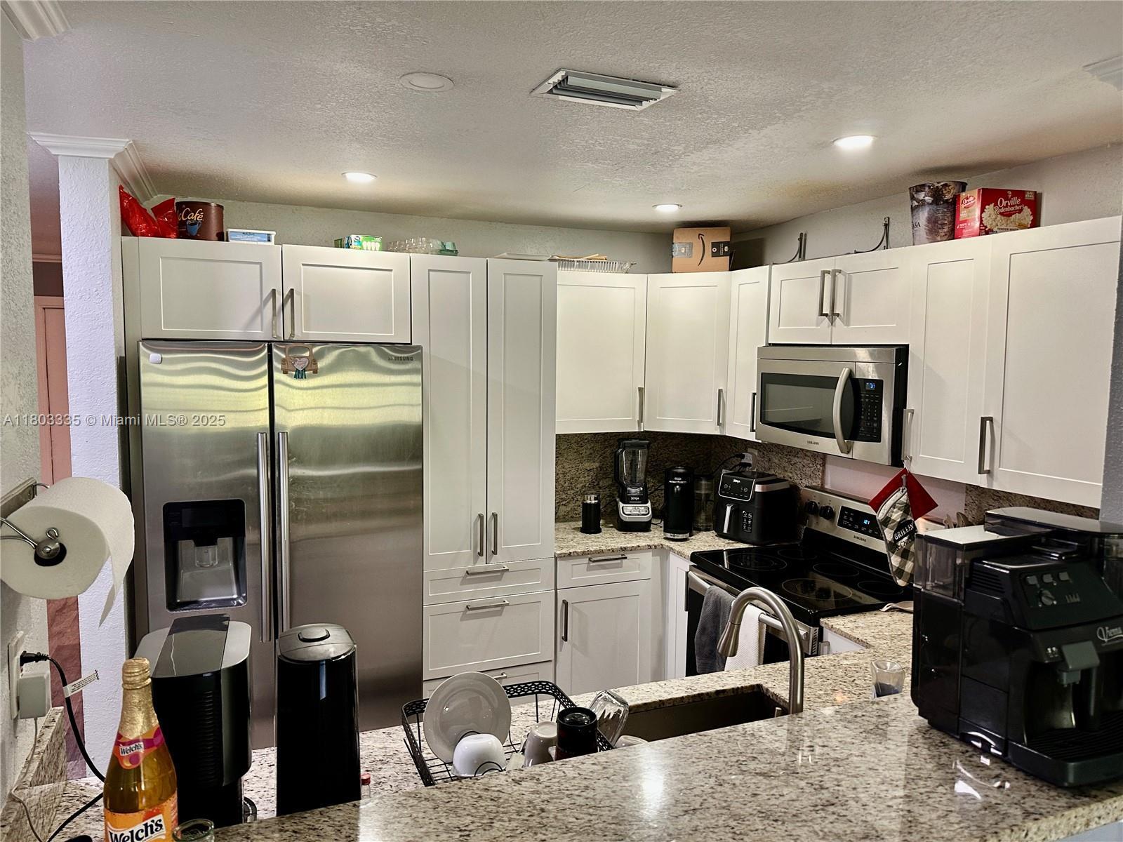 Building Photo - 15430 SW 82nd Ln
