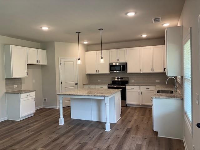 Building Photo - 765 Rodeo Dr