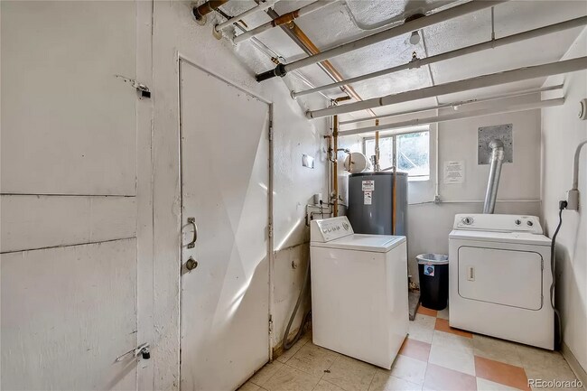 Building Photo - 276 S Sherman St