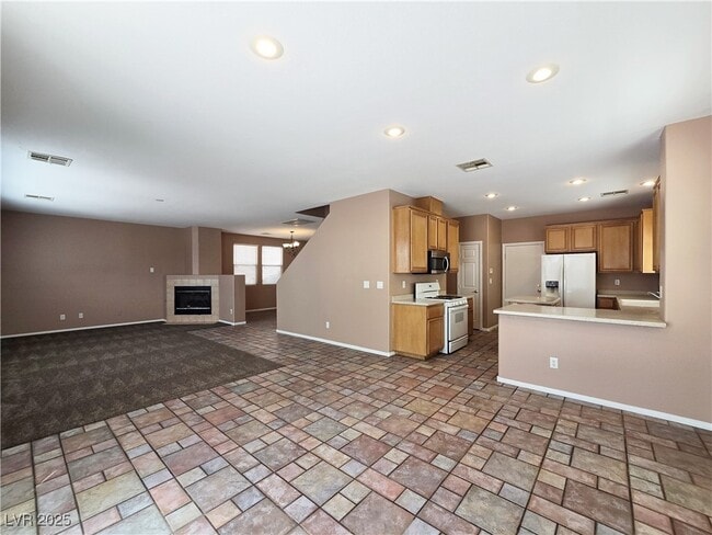 Building Photo - 10865 Wallflower Ave