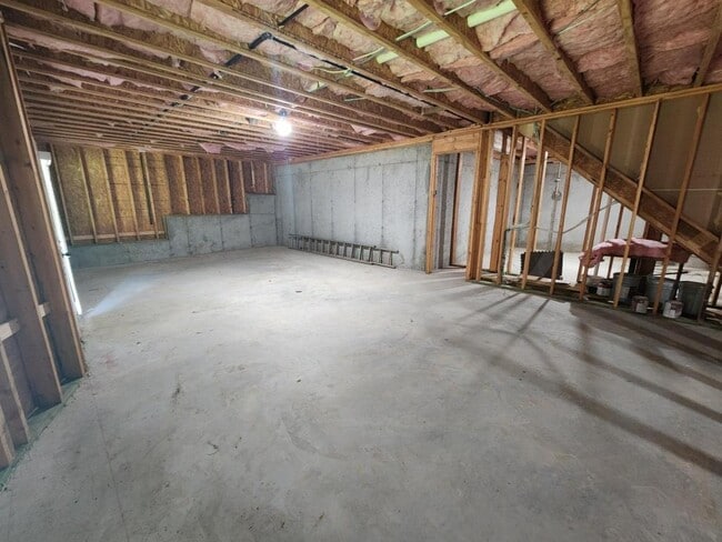 Building Photo - 2740 Blake Towers Ln