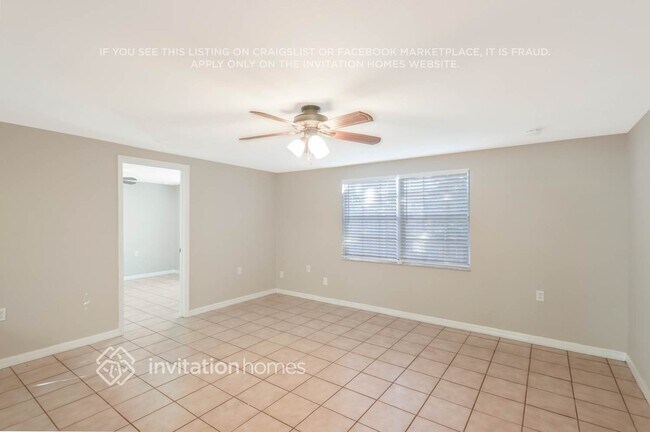 Building Photo - 10824 Oakdale Ave