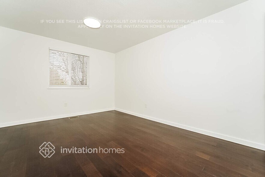 Building Photo - 2892 S Mobile St