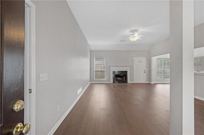 Building Photo - 6375 Seymour Pl NW