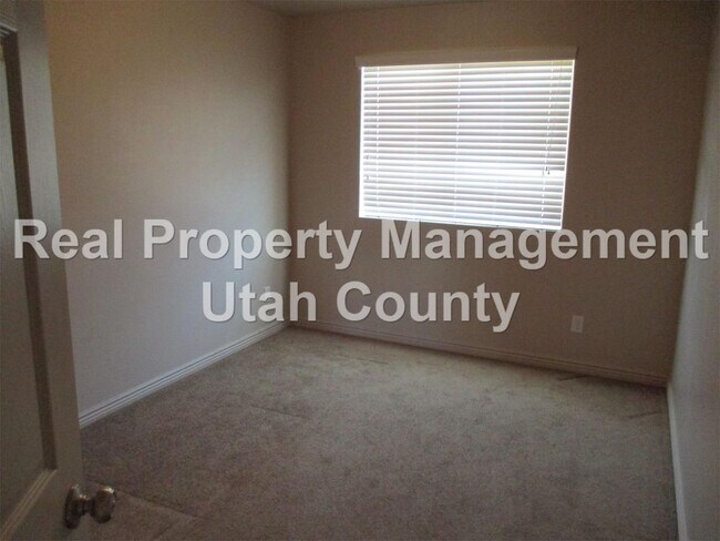 Building Photo - Spanish Fork Home