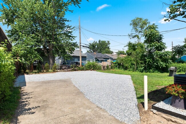 Building Photo - 221 Ardmore Dr