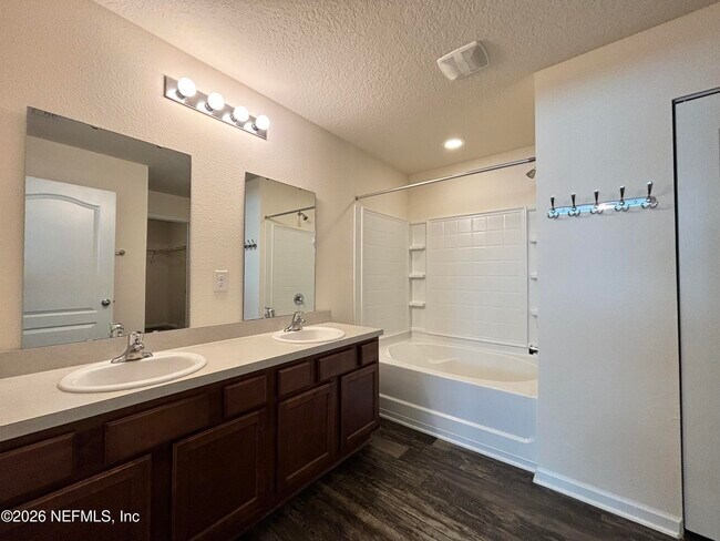 Building Photo - 1763 Eagle View Way