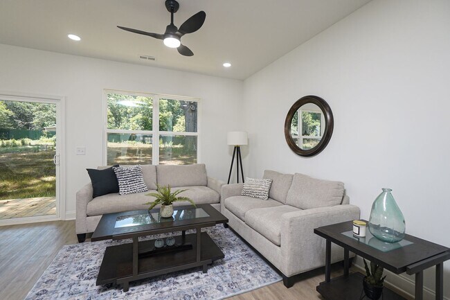 Building Photo - Brand new Duet Style Townhome in Charlotte!