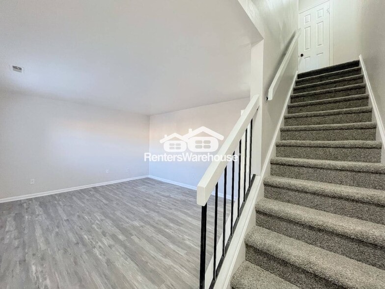 Building Photo - 1866 Olde Buckingham Rd