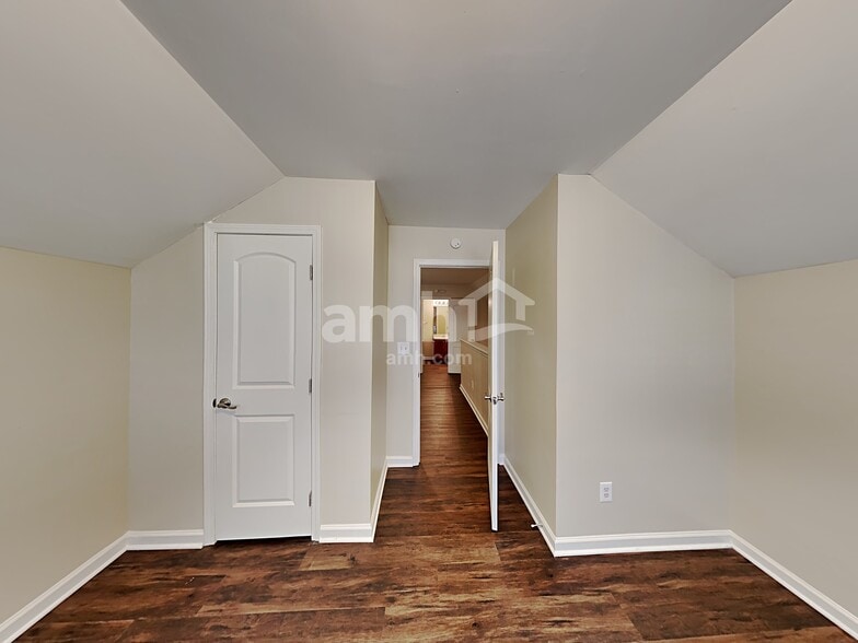 Building Photo - 165 Revolutionary Dr