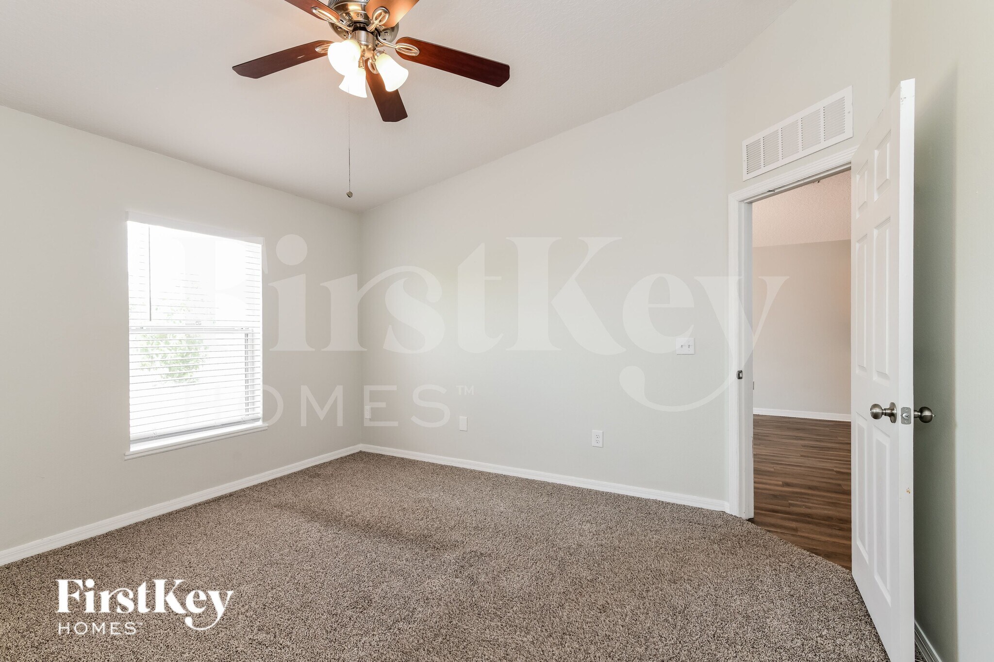 Building Photo - 5521 Sycamore Canyon Dr