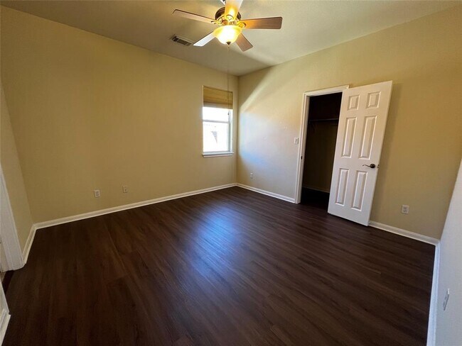 Building Photo - 15224 Interlachen Dr