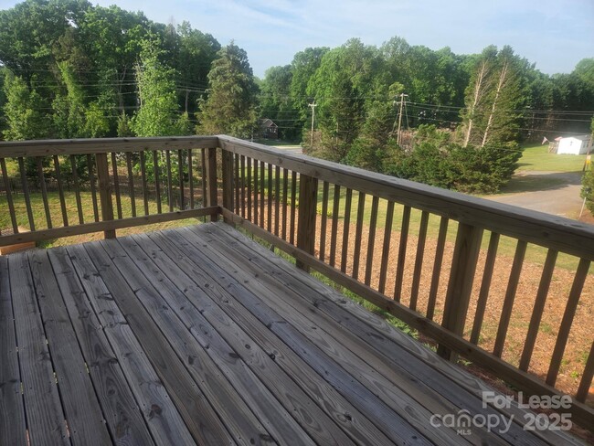 Building Photo - 6997 Waterstone Dr