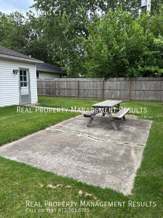 Building Photo - 1762 Spring Ct