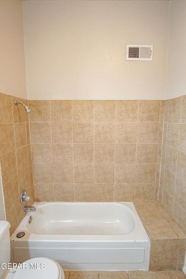 Building Photo - 3403 Pershing Dr