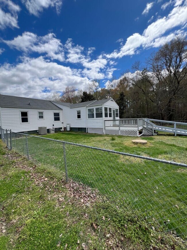 Building Photo - 7650 Turner Rd