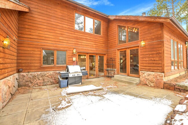 Building Photo - 29604 Canterbury Cir