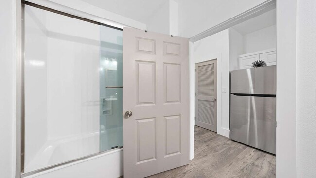 Building Photo - 9955 E County Hwy 30A