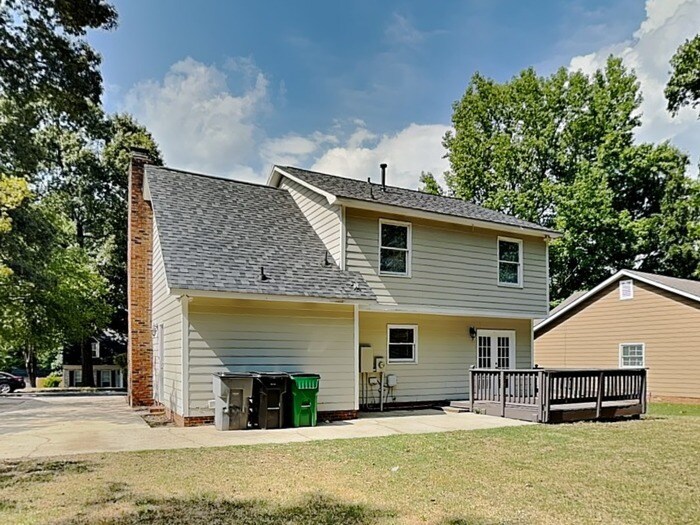 Building Photo - 2818 Dellinger Dr
