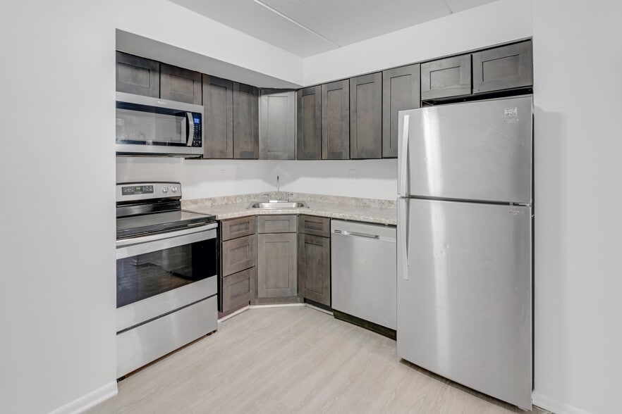 Primary Photo - Glenmore Place Apartments