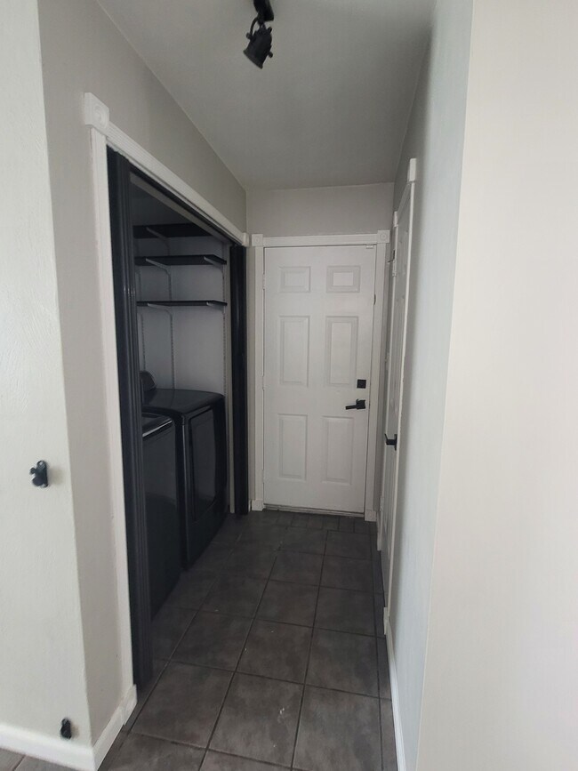 Building Photo - 1792 Moonstone Dr