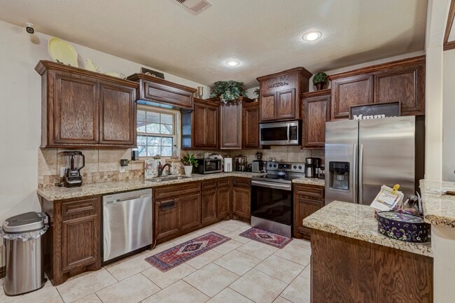 Building Photo - 901 Franconia Dr
