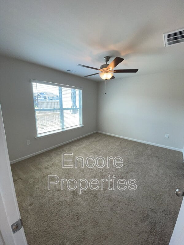 Building Photo - 908 Robbie Jackson Ln